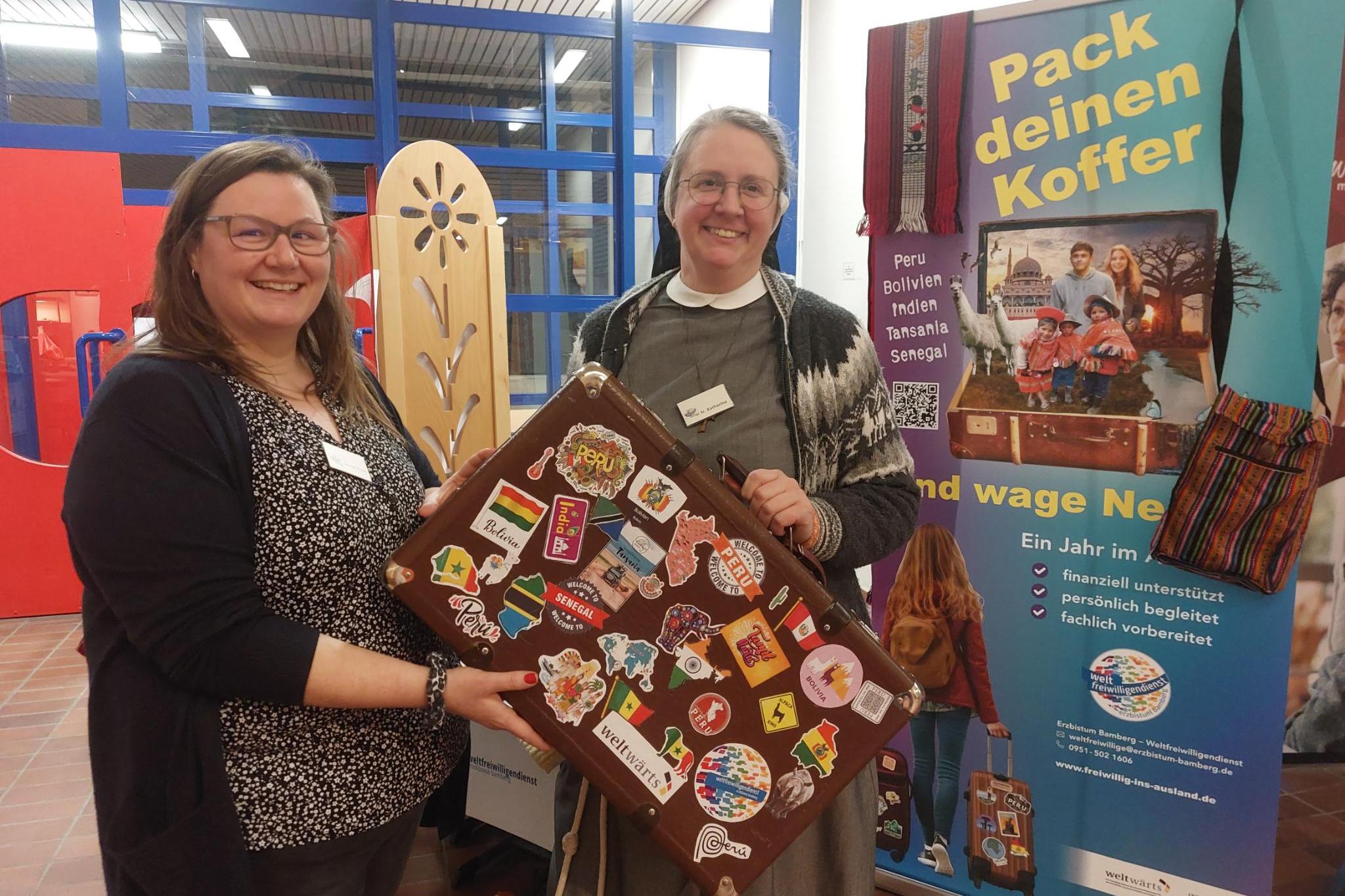 Messestand bei der Studien- und Berufsbörse am Meranier-Gymnasium Lichtenfels