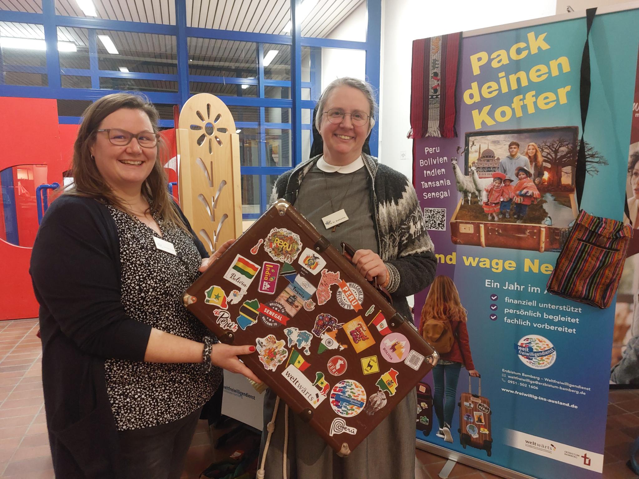 Messestand bei der Studien- und Berufsbörse am Meranier-Gymnasium Lichtenfels