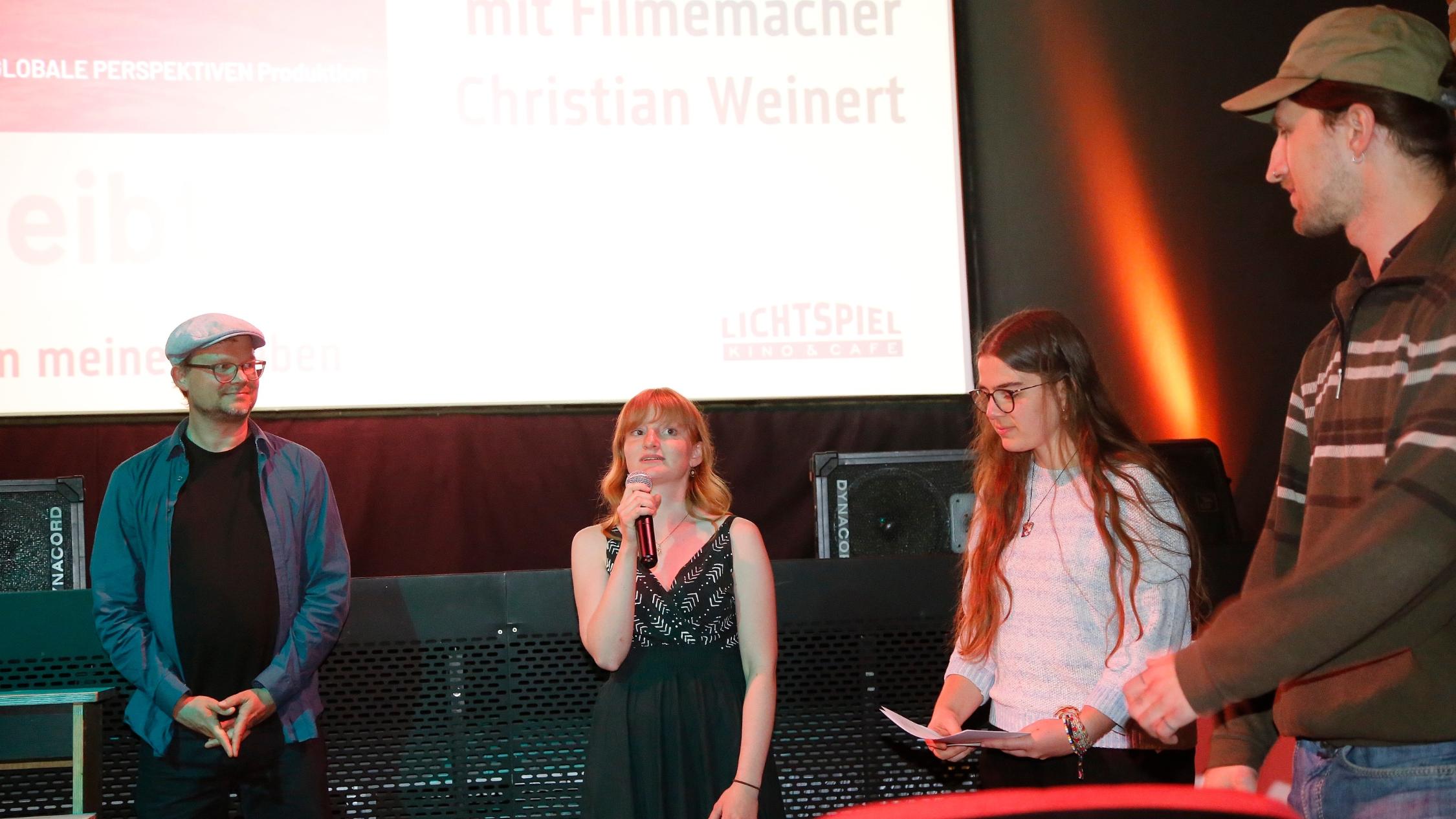 Freiwillige im Filmgespräch