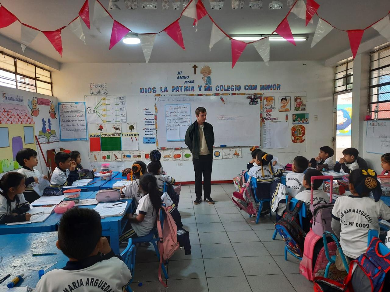 Freiwilliger in der Schule in Huanuco